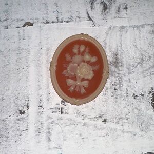 Vintage Avon Cameo Brooch
